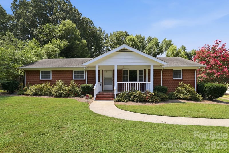 4020 Wilson Lane, Charlotte, NC - 3 beds, 2 baths, 1,621 sqft - $374,500