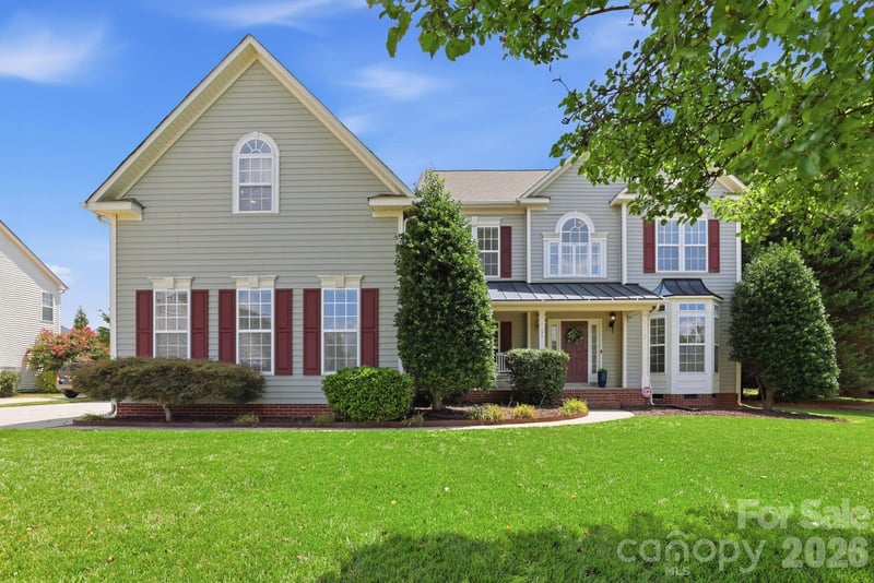 151 Corona Circle, Mooresville, NC - 4 beds, 3.5 baths, 3,988 sqft - $750,000