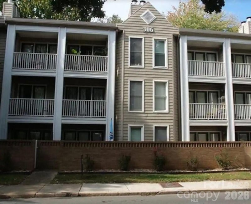 306 S Cedar Street Apt 6, Charlotte, NC - 1 bed, 1 bath, 557 sqft - $1,550