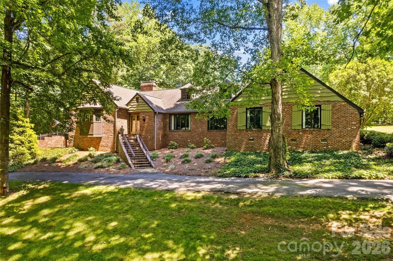 203 Wickersham Drive, Statesville, NC - 4 beds, 3 baths, 3,962 sqft - $665,000