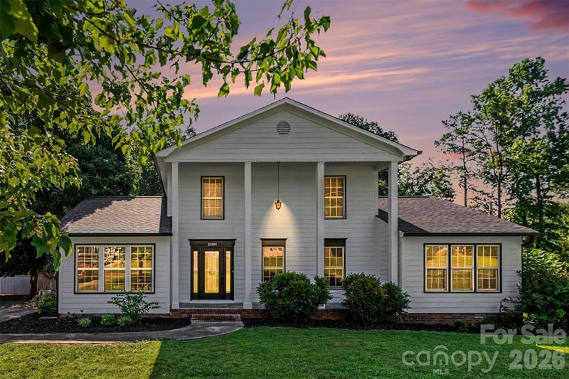4108 Wimbledon Drive, Dallas, NC - 4 beds, 3.5 baths, 2,193 sqft - $450,000