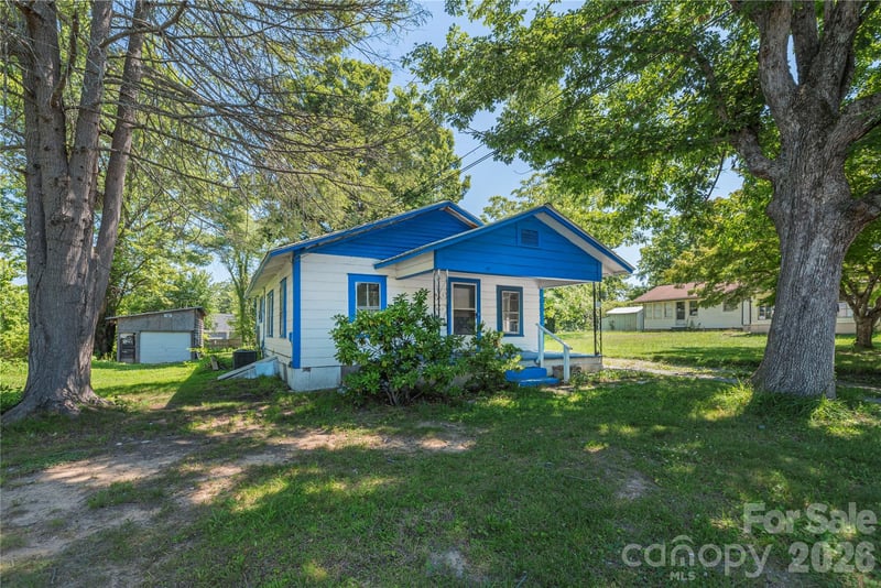 308 Substation Street, Hendersonville, NC - 2 beds, 1 bath, 1,026 sqft - $265,000