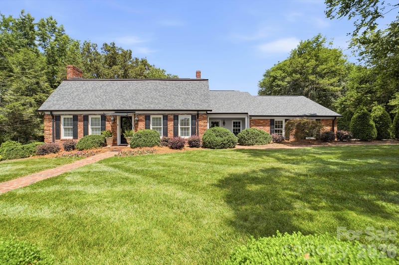 3115 Oakmont Road, Statesville, NC - 4 beds, 3.5 baths, 4,128 sqft - $840,000