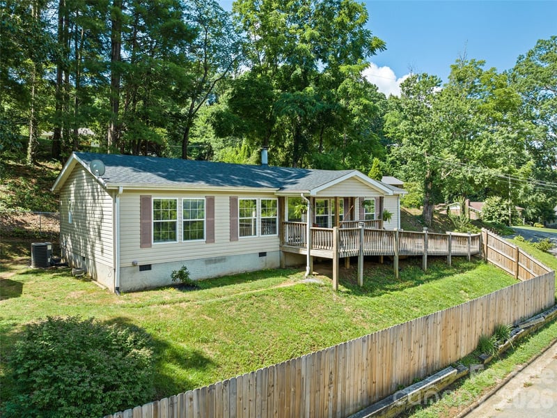 26 Cedar Street, Canton, NC - 3 beds, 2 baths, 1,248 sqft - $299,000