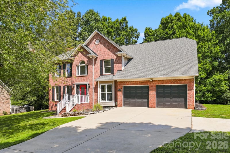 122 W Tattersall Drive, Statesville, NC - 3 beds, 2.5 baths, 2,429 sqft - $470,000