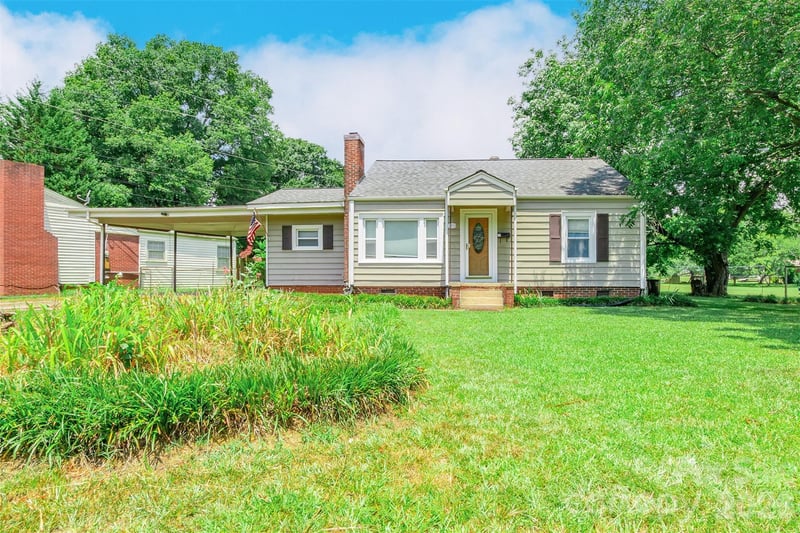 711 Linwood Road, Kings Mountain, NC - 2 beds, 1 bath, 1,256 sqft - $239,900