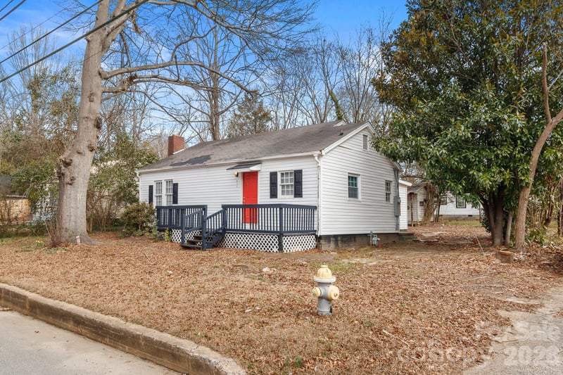 411 S Thompson Street, Shelby, NC - 3 beds, 2 baths, 1,270 sqft - $149,900
