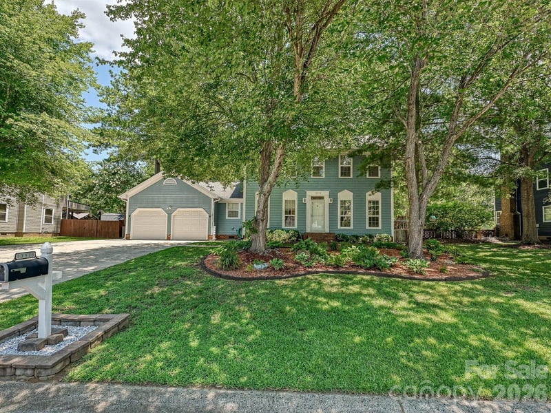 13518 Krislyn Woods Place, Charlotte, NC - 4 beds, 2.5 baths, 1,877 sqft - $399,000