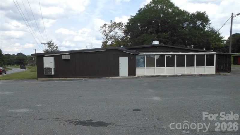 1553 S Battleground Avenue, Kings Mountain, NC - 3 baths - $722,000
