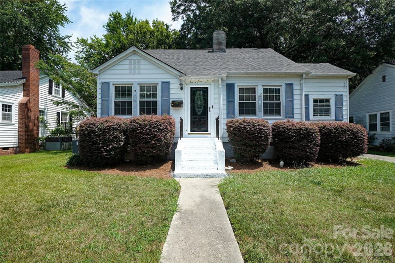 512 W 8th Avenue, Gastonia, NC - 3 beds, 1 bath, 1,487 sqft - $253,000