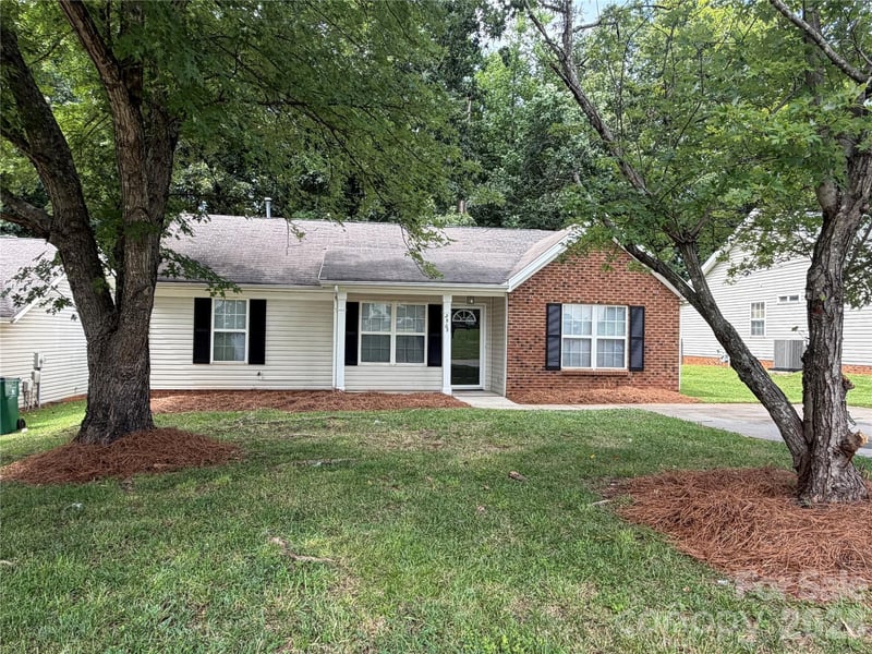 2502 Hemby Woods Drive, Charlotte, NC - 3 beds, 2 baths, 1,015 sqft - $270,000