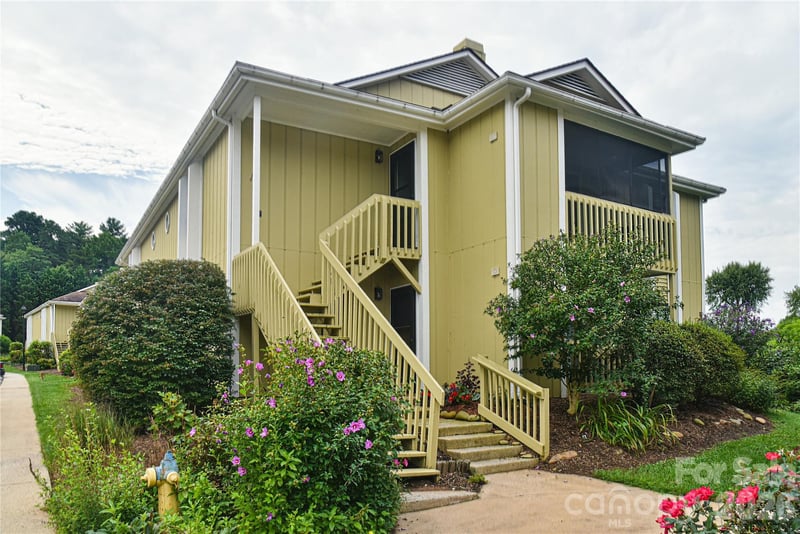 110 Heywood Road Apt 8D, Arden, NC - 2 beds, 2 baths, 1,148 sqft - $234,500