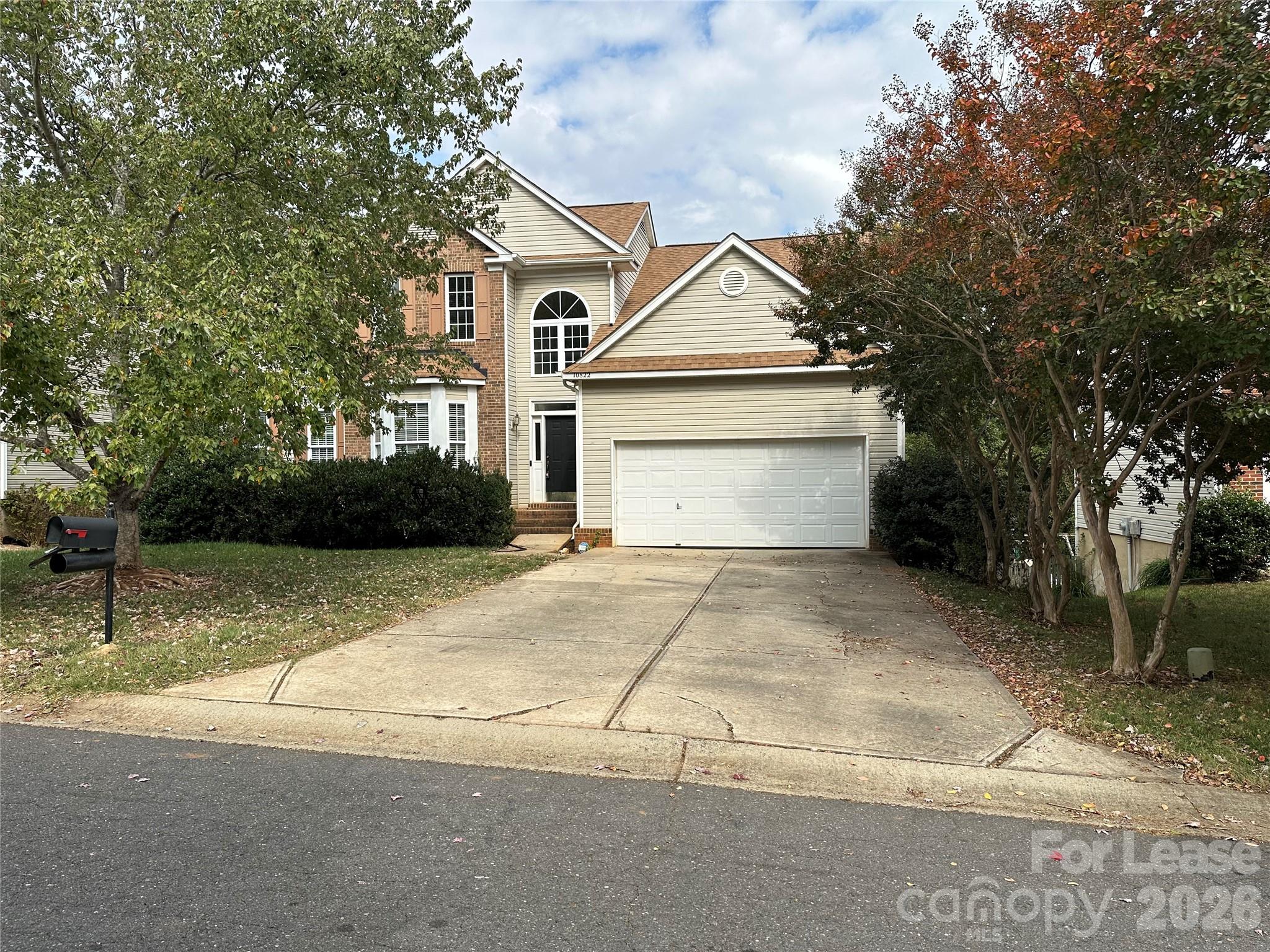 10822 Chamberlain Hall Court, Charlotte, NC. property listing photo