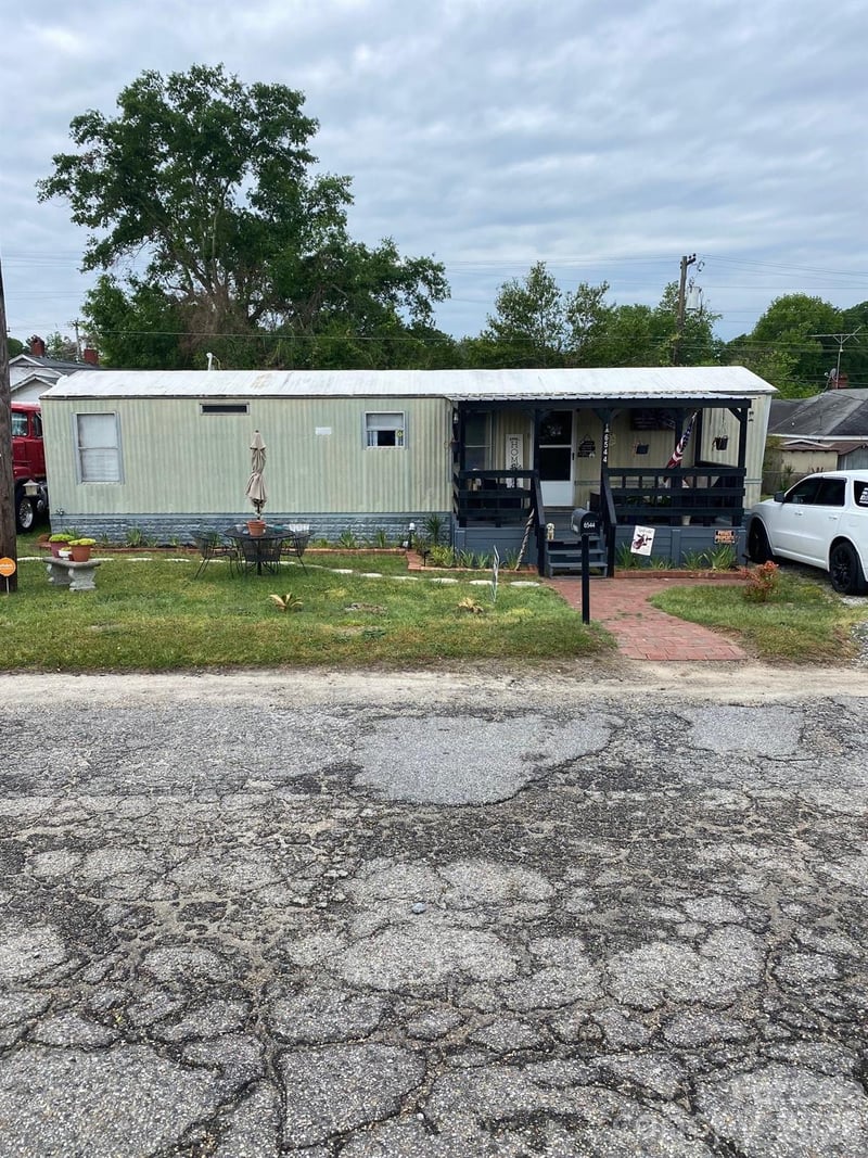 6544 N Cleveland Street, Kershaw, SC - 2 beds, 1 bath, 700 sqft - $80,000