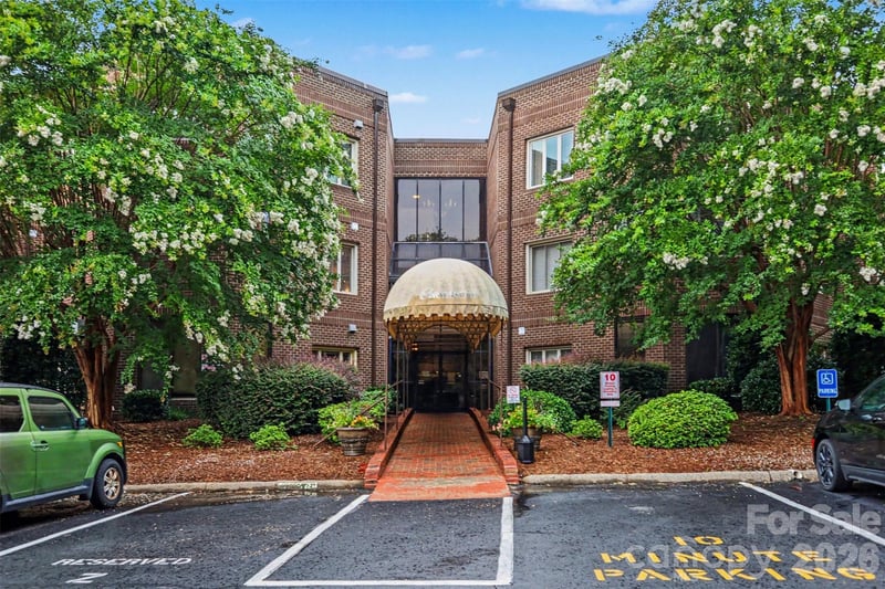 84 Lake Concord Road NE M, Concord, NC - 2 beds, 2 baths, 1,313 sqft - $249,000