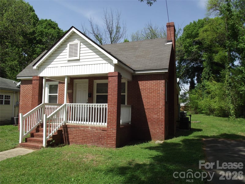 2310 Dundeen Street, Charlotte, NC - 3 beds, 1 bath, 1,348 sqft - $1,575