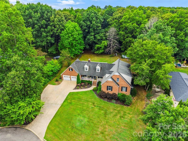 110 Jason Drive, Kings Mountain, NC - 4 beds, 5 baths, 3,085 sqft - $604,900