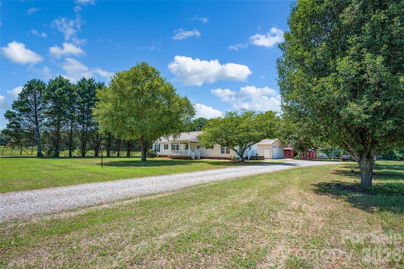 766 Midway Road, Statesville, NC - 3 beds, 2 baths, 1,767 sqft - $320,000