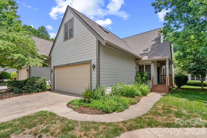 62 Pinnacle Point, Asheville, NC - 3 beds, 2 baths, 1,544 sqft - $374,900