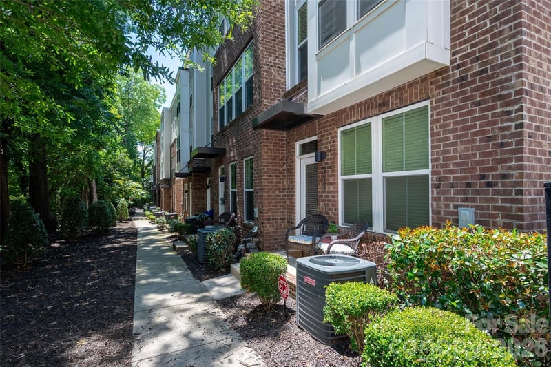 511 Old Mill Road, Charlotte, NC - 2 beds, 2.5 baths, 1,383 sqft - $460,000