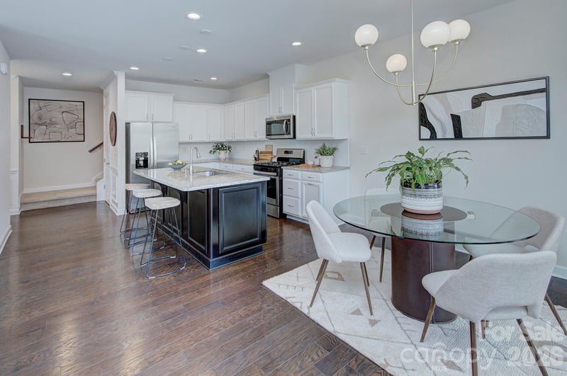 9257 Glenburn Lane, Charlotte, NC - 3 beds, 2.5 baths, 1,907 sqft - $400,000