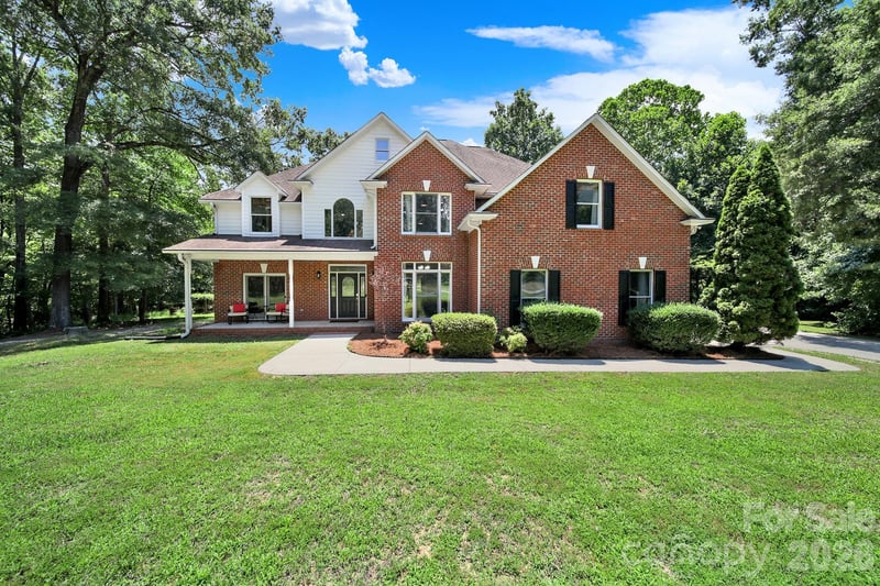 1583 Calder Lane, Clover, SC - 6 beds, 4.5 baths, 3,953 sqft - $874,500