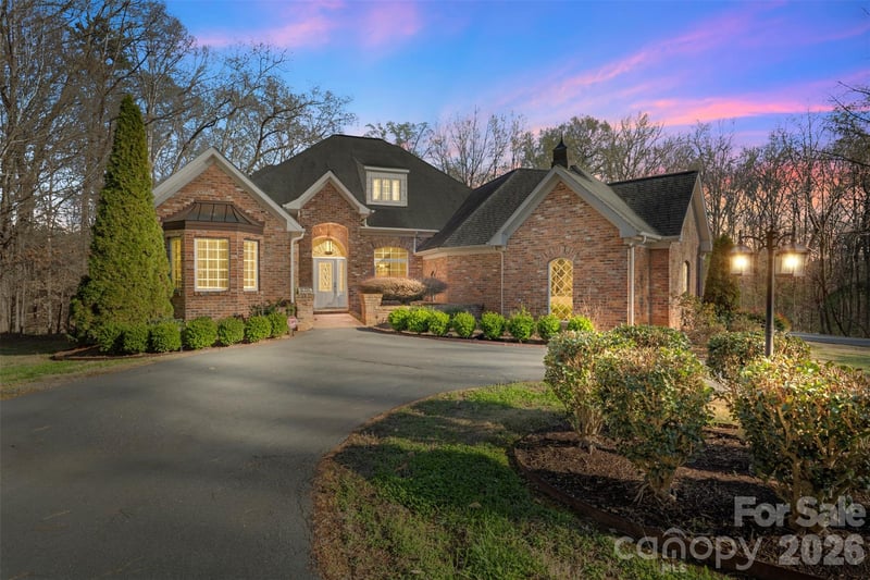 12711 Moores Chapel Road, Charlotte, NC - 4 beds, 4.5 baths, 3,012 sqft - $799,000