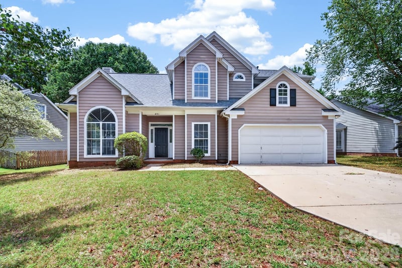 8511 Albury Walk Lane, Charlotte, NC - 3 beds, 2.5 baths, 1,856 sqft - $575,000