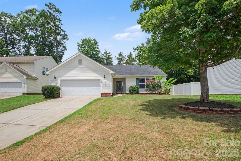 108 Briarwood Lane, Mount Holly, NC - 3 beds, 2 baths, 1,503 sqft - $334,900
