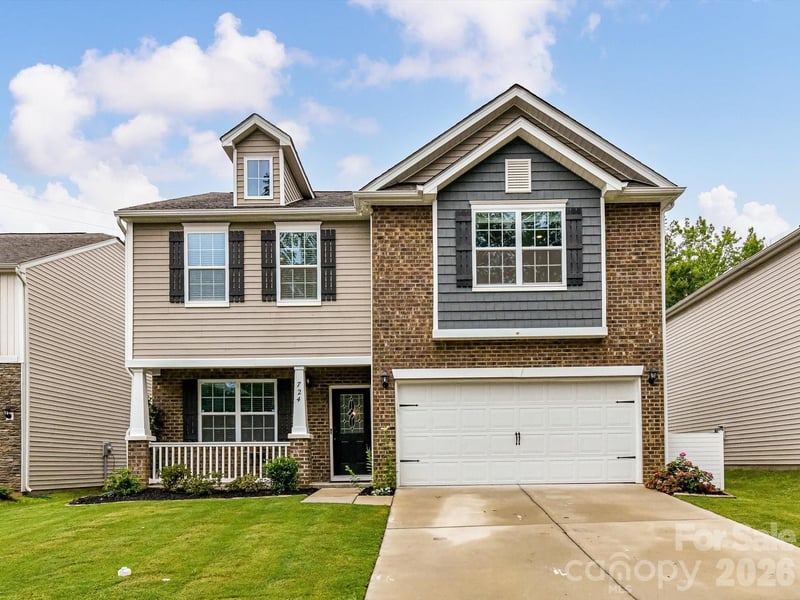 724 Larmore Avenue, Charlotte, NC - 4 beds, 2.5 baths, 2,292 sqft - $399,000