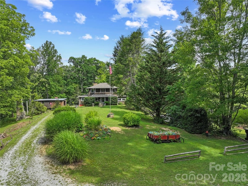 3151 N Bearwallow Road, Hendersonville, NC - 5 beds, 2 baths, 1,137 sqft - $515,000