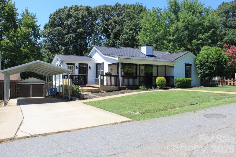 206 Bentwood Drive, Forest City, NC - 3 beds, 2 baths, 1,690 sqft - $304,999