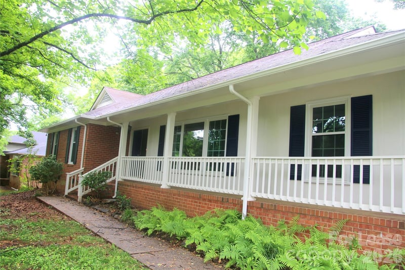 6030 Old Providence Road, Charlotte, NC - 3 beds, 2 baths - $3,250