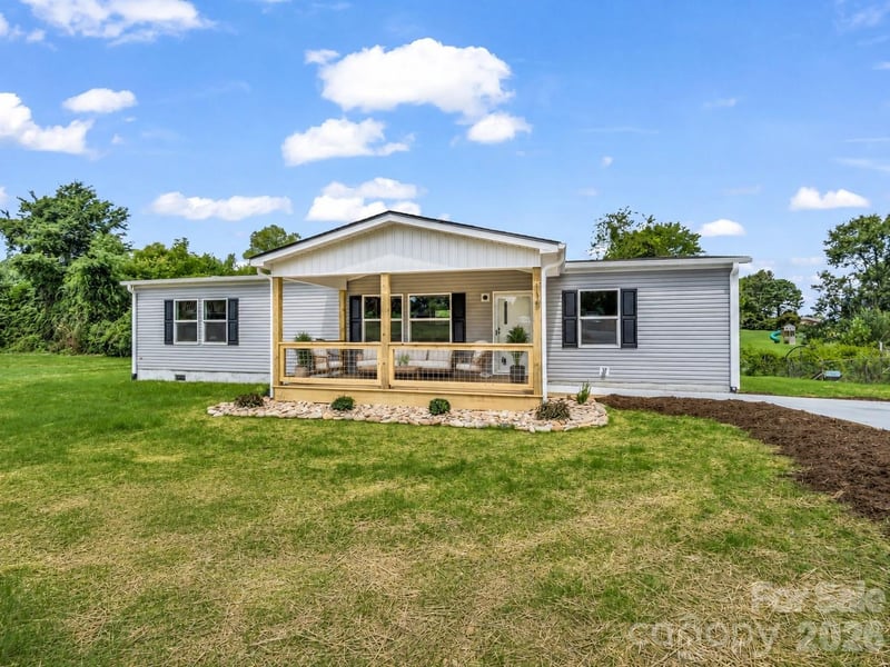 115 Maplewood Knoll Drive, Flat Rock, NC - 3 beds, 2 baths, 1,475 sqft - $319,000