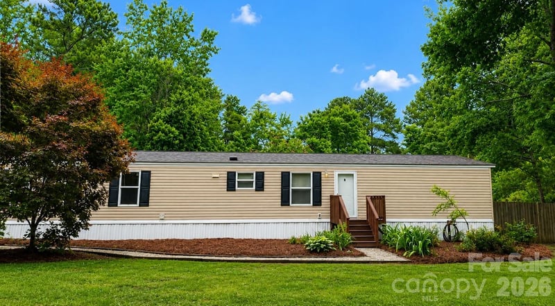 125 & 139 Farthing Drive, Lancaster, SC - 3 beds, 2 baths, 1,256 sqft - $199,000