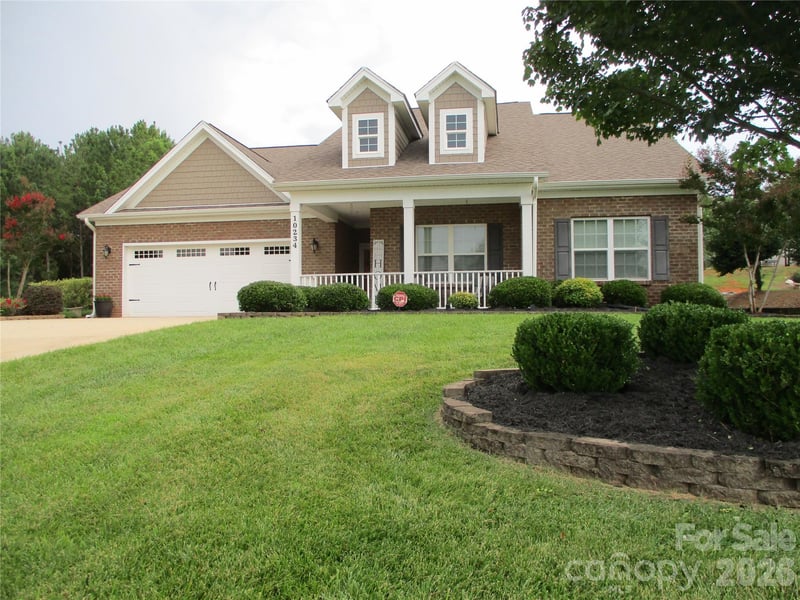 10234 Lakeshore Drive, Lancaster, SC - 3 beds, 2.5 baths, 1,969 sqft - $399,999