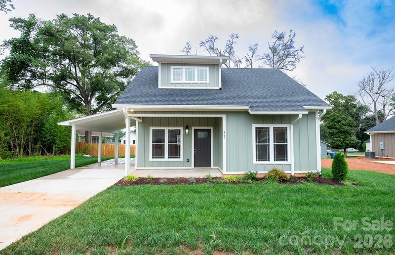 262 Florida Avenue, Spindale, NC - 3 beds, 2.5 baths, 1,305 sqft - $280,000