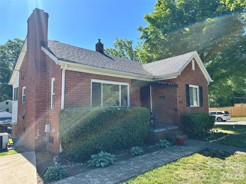 600 W Cama Street Apt 8, Charlotte, NC - 2 beds, 1 bath, 916 sqft - $545,000