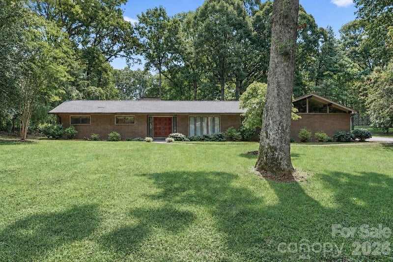 107 Augusta Drive, Statesville, NC - 3 beds, 2.5 baths, 3,405 sqft - $525,000