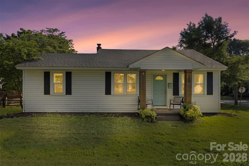 300 Harris Street, Fort Mill, SC - 3 beds, 1 bath, 850 sqft - $299,000