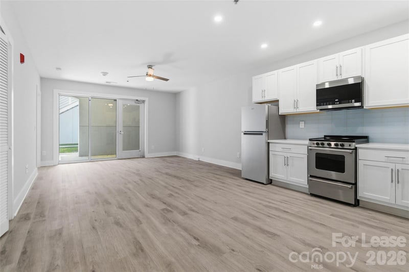 350 W Main Avenue Apt 102, Gastonia, NC - 2 beds, 1 bath, 902 sqft - $1,899