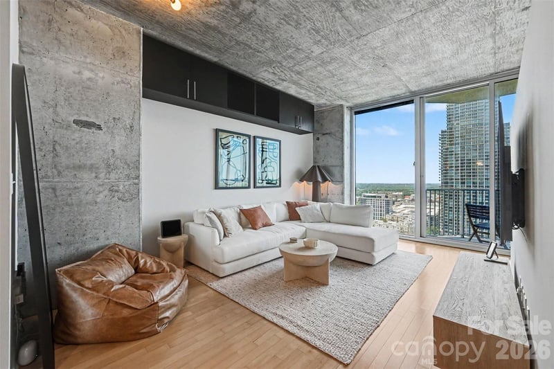 210 N Church Street Apt 2204, Charlotte, NC - 1 bed, 1 bath, 741 sqft - $365,000