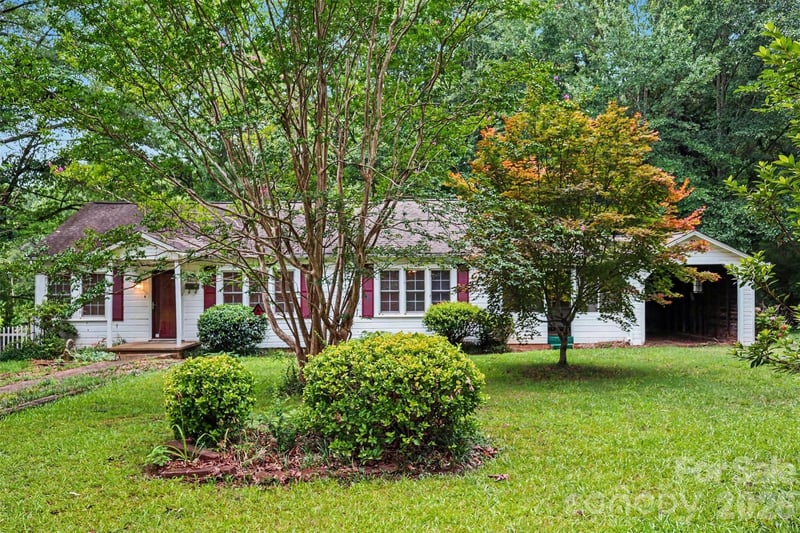 515 N Hill Street, Dallas, NC - 2 beds, 1 bath, 1,172 sqft - $224,999