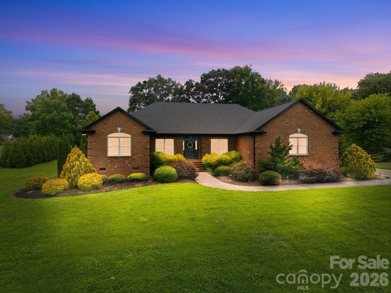 4122 Amarillo Drive SW, Concord, NC - 4 beds, 3.5 baths, 3,287 sqft - $875,000