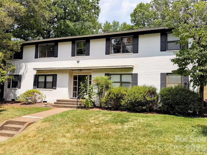 615 Biltmore Avenue W-3, Asheville, NC - 1 bed, 1 bath, 575 sqft - $185,000