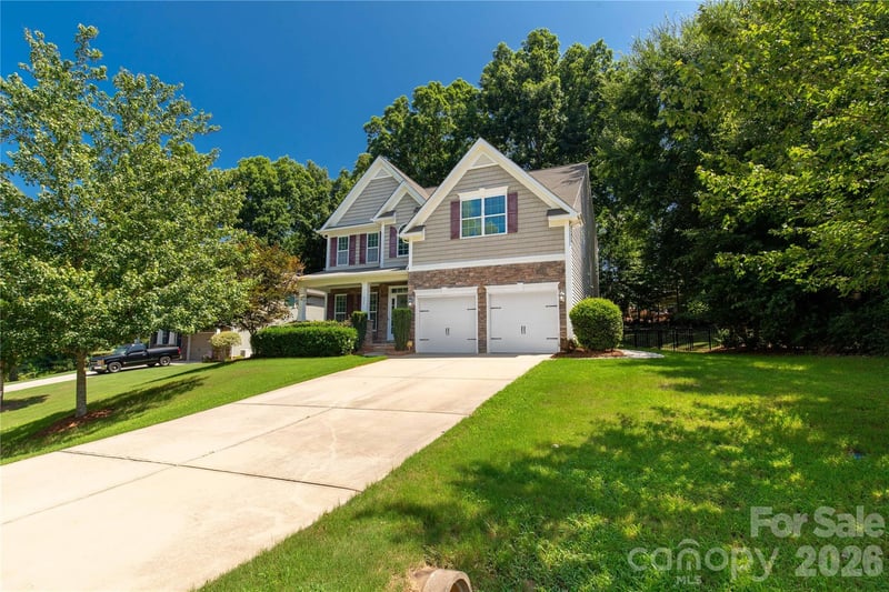924 Autumn Glen Court, Clover, SC - 4 beds, 3 baths, 2,753 sqft - $589,900