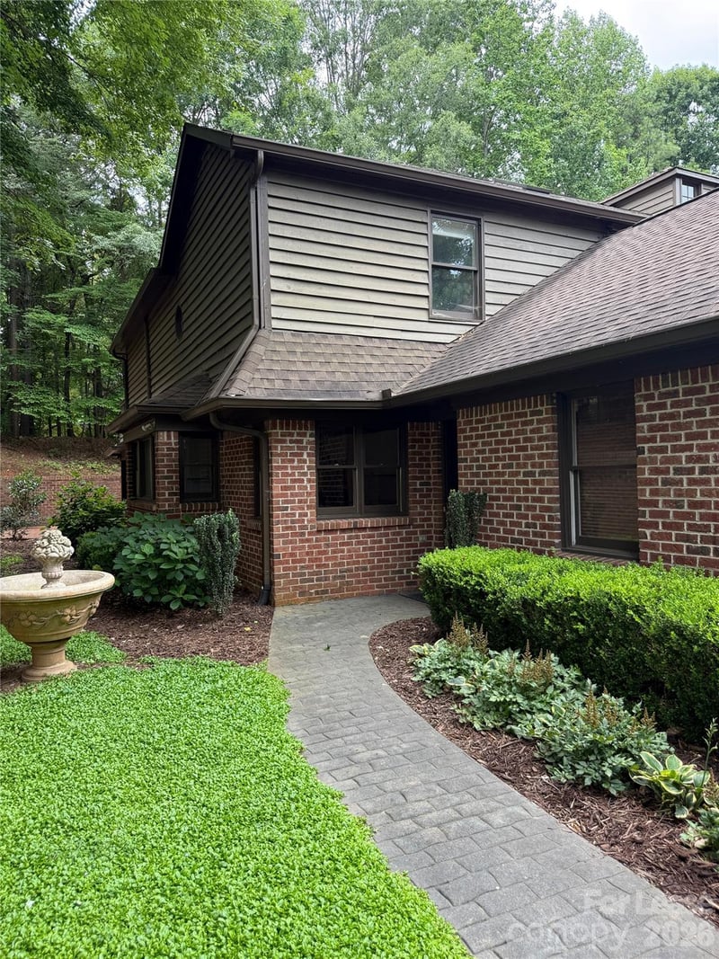 7434 Newmans Lane, Charlotte, NC - 3 beds, 3 baths, 1,827 sqft - $2,595
