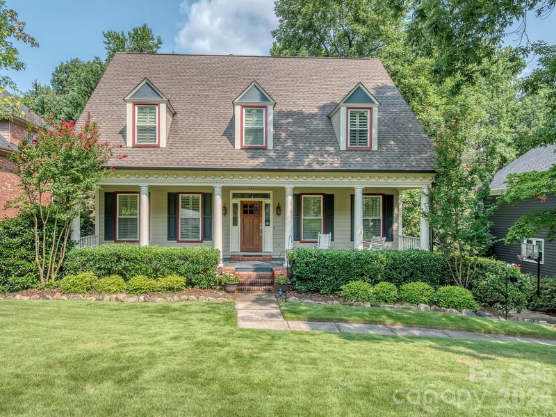 223 N Brackenbury Lane, Charlotte, NC - 4 beds, 3.5 baths, 3,194 sqft - $799,900