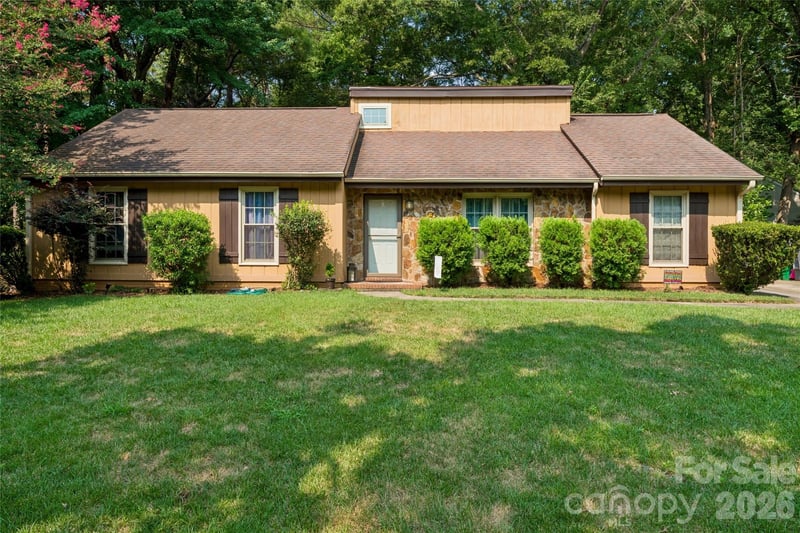 4737 Autumn Leaf Lane, Charlotte, NC - 3 beds, 2 baths, 1,522 sqft - $499,900
