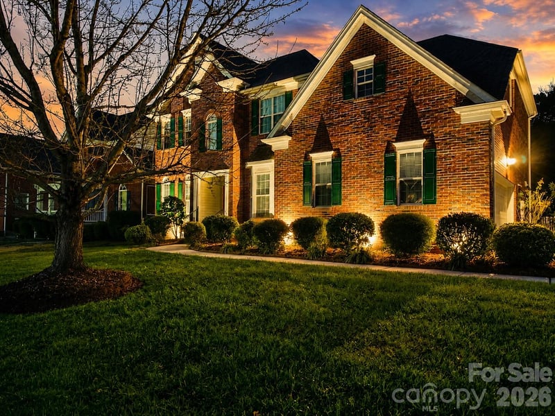 11118 Fountaingrove Drive, Charlotte, NC - 5 beds, 3 baths, 2,965 sqft - $565,000